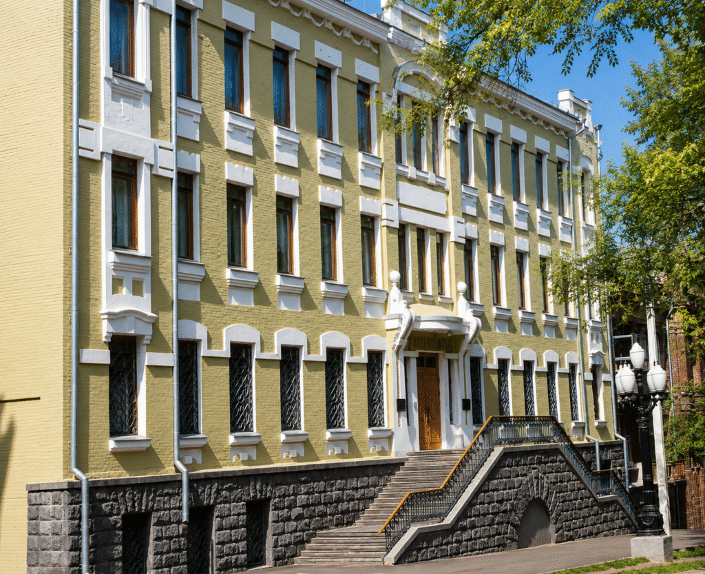 dniprovskyi-khudozhnii-muzei-dnipro-01