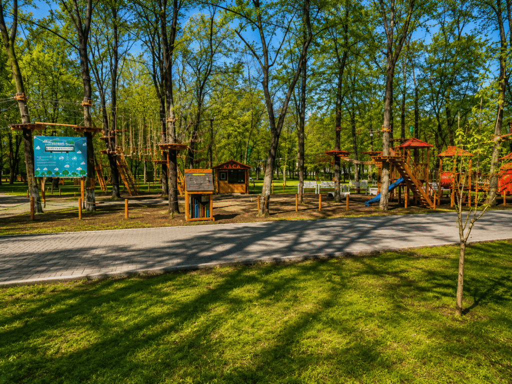 miskyi-molodizhnyi-park-dozvillia-ta-vidpochynku-novokodatskyi-dnipro-01