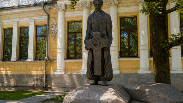 pam-iatnyk-dmytru-iavornytskomu-dnipro-01