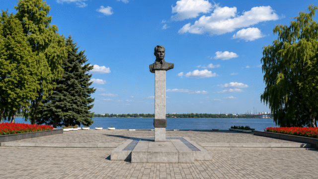 pam-iatnyk-m-i-stashkovu-dnipro-01